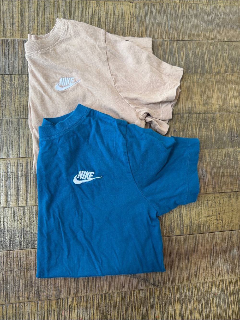Nike 100% Cotton Short Sleeve T-Shirt, youth large, set of 2, teal blue & tan